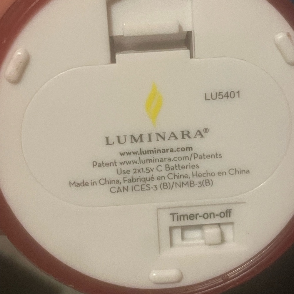 Luminara 3” x 6.5” Unscemted Red Pillar. - Picture 10 of 10
